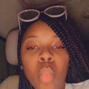 Meet your Posher, Briana